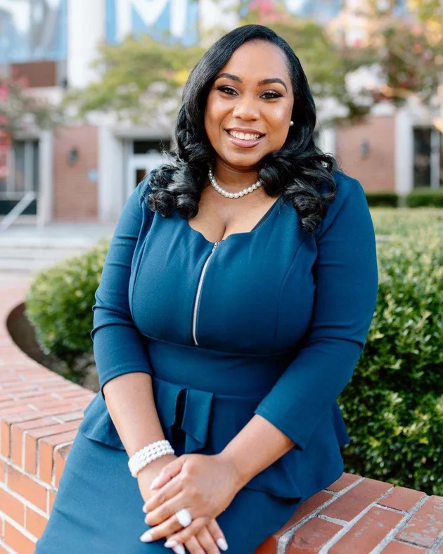 Dr. Tera Warfield 